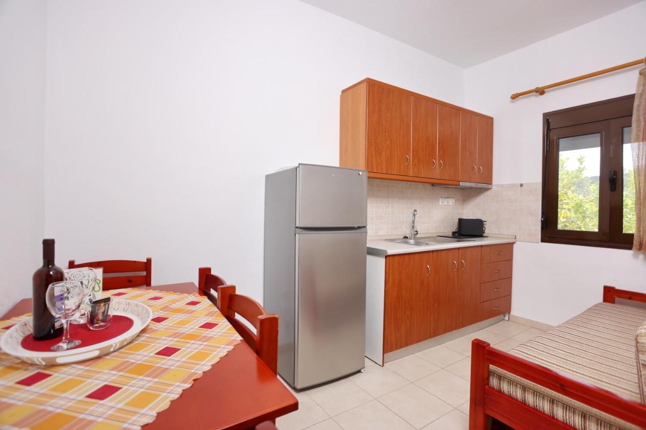 Peristeridi Apartments Polychrono Luaran gambar