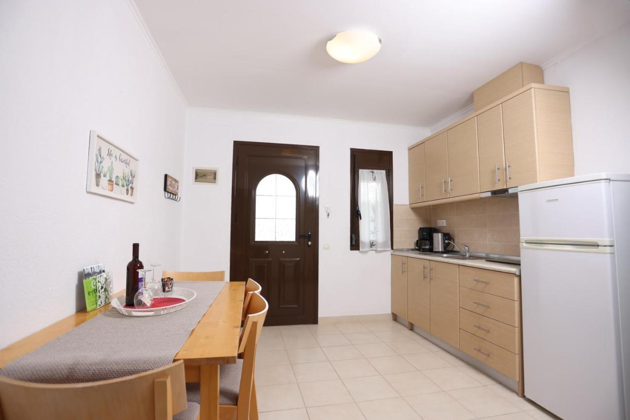 Peristeridi Apartments Polychrono Luaran gambar