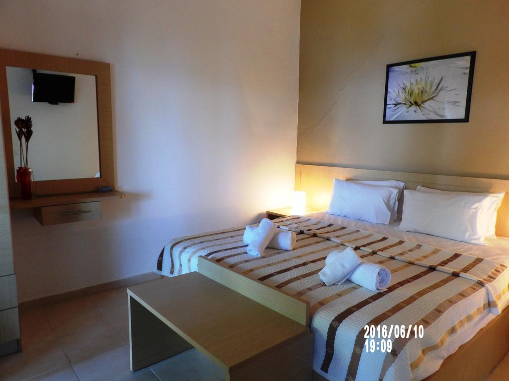 Peristeridi Apartments Polychrono Luaran gambar